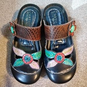 Spring Step by L'Artiste Clogs